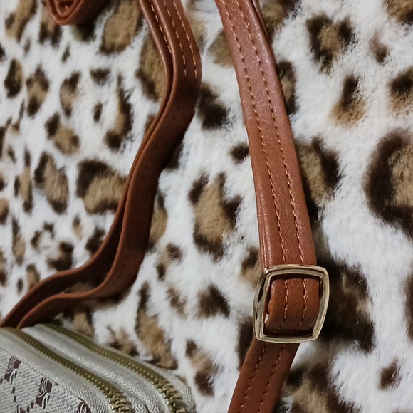 NWT Park Ave Collection Small Crossbody Bag - Picture 8 of 12